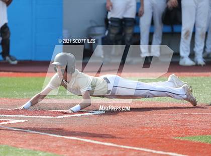 Thumbnail 2 in Newark vs. Lancaster (OHSAA D1 District Playoff) photogallery.