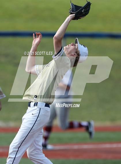 Thumbnail 2 in Newark vs. Lancaster (OHSAA D1 District Playoff) photogallery.