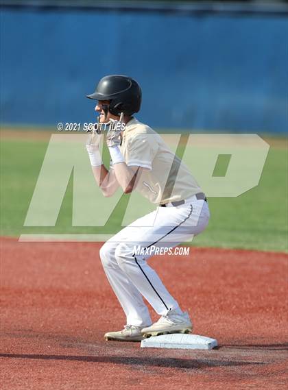 Thumbnail 1 in Newark vs. Lancaster (OHSAA D1 District Playoff) photogallery.