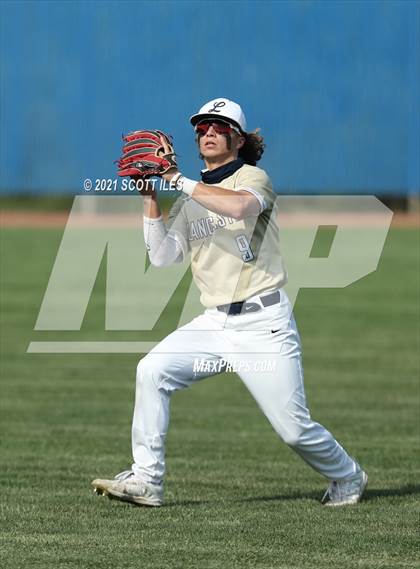 Thumbnail 3 in Newark vs. Lancaster (OHSAA D1 District Playoff) photogallery.