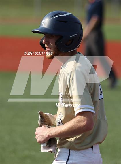 Thumbnail 3 in Newark vs. Lancaster (OHSAA D1 District Playoff) photogallery.