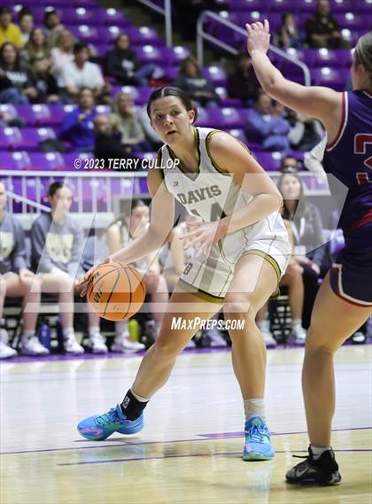 Thumbnail 1 in Herriman vs. Davis (UHSAA 6A Quarterfinal) photogallery.
