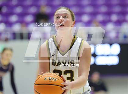 Thumbnail 1 in Herriman vs. Davis (UHSAA 6A Quarterfinal) photogallery.