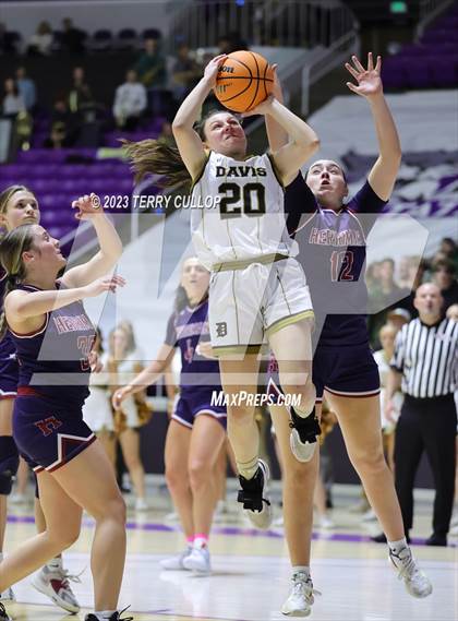 Thumbnail 2 in Herriman vs. Davis (UHSAA 6A Quarterfinal) photogallery.