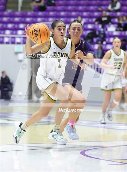 Thumbnail 2 in Herriman vs. Davis (UHSAA 6A Quarterfinal) photogallery.