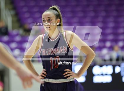 Thumbnail 3 in Herriman vs. Davis (UHSAA 6A Quarterfinal) photogallery.
