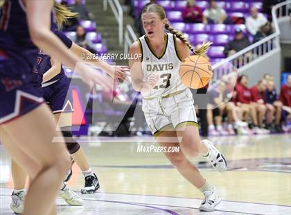 Thumbnail 1 in Herriman vs. Davis (UHSAA 6A Quarterfinal) photogallery.