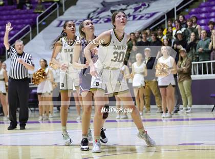 Thumbnail 2 in Herriman vs. Davis (UHSAA 6A Quarterfinal) photogallery.
