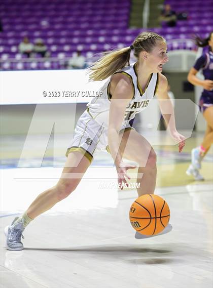Thumbnail 2 in Herriman vs. Davis (UHSAA 6A Quarterfinal) photogallery.