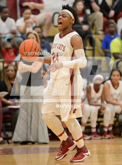 Thumbnail 2 in Ouachita Parish vs. Destrehan (LHSAA 5A Quarterfinal Playoff) photogallery.