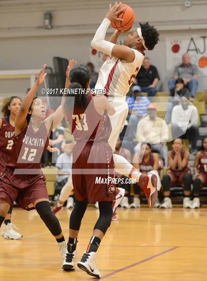 Thumbnail 1 in Ouachita Parish vs. Destrehan (LHSAA 5A Quarterfinal Playoff) photogallery.