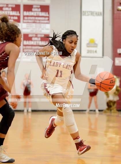 Thumbnail 2 in Ouachita Parish vs. Destrehan (LHSAA 5A Quarterfinal Playoff) photogallery.