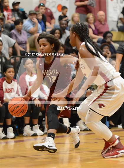 Thumbnail 2 in Ouachita Parish vs. Destrehan (LHSAA 5A Quarterfinal Playoff) photogallery.