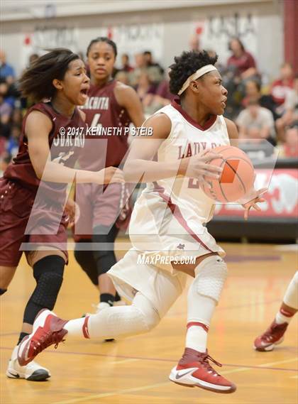 Thumbnail 1 in Ouachita Parish vs. Destrehan (LHSAA 5A Quarterfinal Playoff) photogallery.