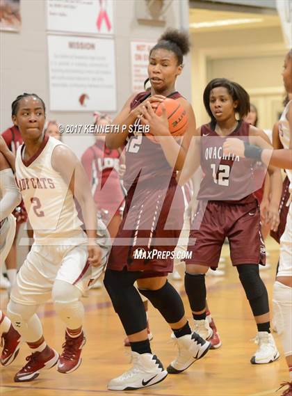 Thumbnail 3 in Ouachita Parish vs. Destrehan (LHSAA 5A Quarterfinal Playoff) photogallery.