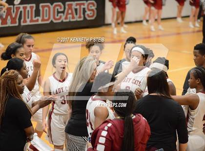 Thumbnail 1 in Ouachita Parish vs. Destrehan (LHSAA 5A Quarterfinal Playoff) photogallery.