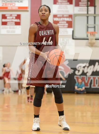 Thumbnail 3 in Ouachita Parish vs. Destrehan (LHSAA 5A Quarterfinal Playoff) photogallery.