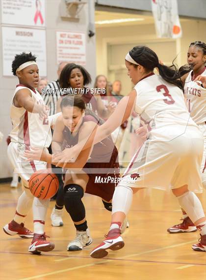Thumbnail 2 in Ouachita Parish vs. Destrehan (LHSAA 5A Quarterfinal Playoff) photogallery.