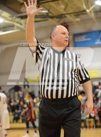 Thumbnail 3 in Ouachita Parish vs. Destrehan (LHSAA 5A Quarterfinal Playoff) photogallery.
