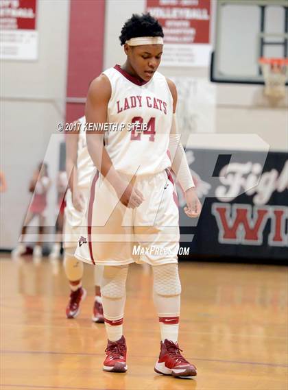 Thumbnail 3 in Ouachita Parish vs. Destrehan (LHSAA 5A Quarterfinal Playoff) photogallery.