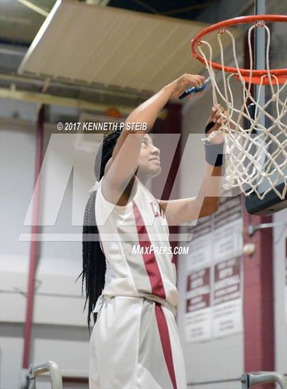 Thumbnail 3 in Ouachita Parish vs. Destrehan (LHSAA 5A Quarterfinal Playoff) photogallery.