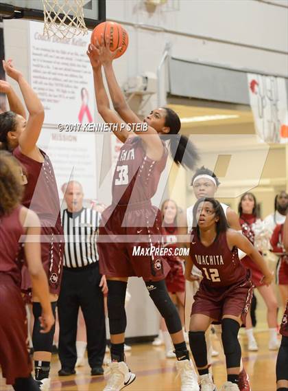 Thumbnail 1 in Ouachita Parish vs. Destrehan (LHSAA 5A Quarterfinal Playoff) photogallery.