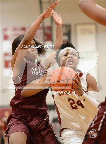 Thumbnail 2 in Ouachita Parish vs. Destrehan (LHSAA 5A Quarterfinal Playoff) photogallery.