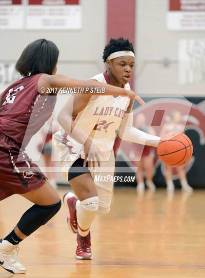 Thumbnail 3 in Ouachita Parish vs. Destrehan (LHSAA 5A Quarterfinal Playoff) photogallery.
