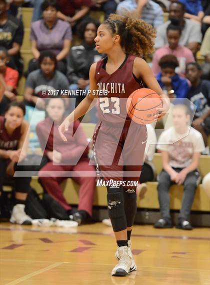 Thumbnail 2 in Ouachita Parish vs. Destrehan (LHSAA 5A Quarterfinal Playoff) photogallery.