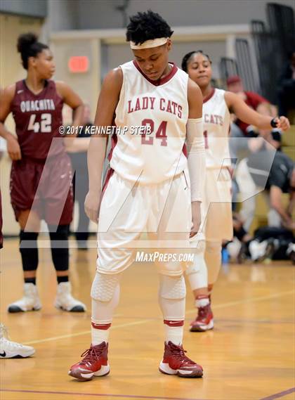 Thumbnail 3 in Ouachita Parish vs. Destrehan (LHSAA 5A Quarterfinal Playoff) photogallery.