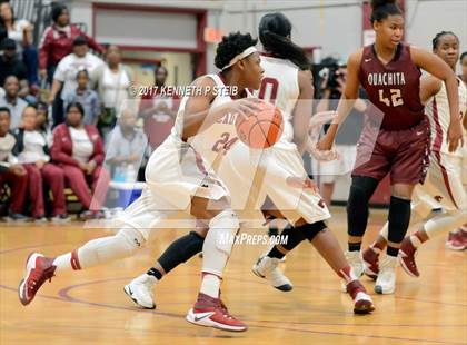 Thumbnail 2 in Ouachita Parish vs. Destrehan (LHSAA 5A Quarterfinal Playoff) photogallery.