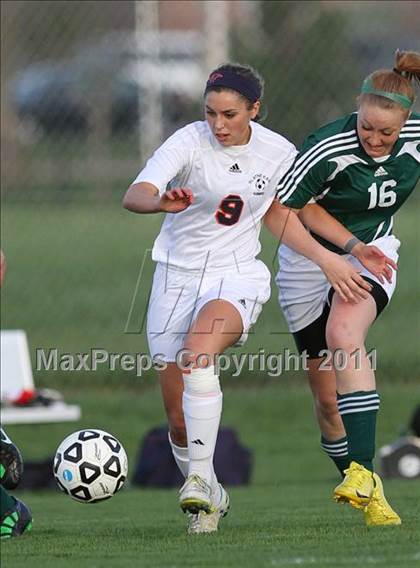 Thumbnail 3 in South vs Olathe East photogallery.