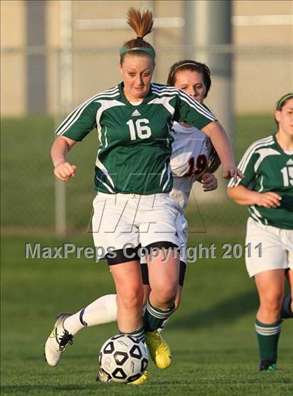 Thumbnail 2 in South vs Olathe East photogallery.