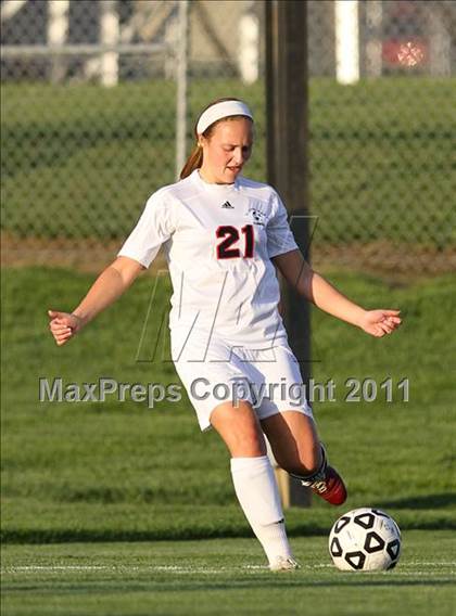 Thumbnail 3 in South vs Olathe East photogallery.