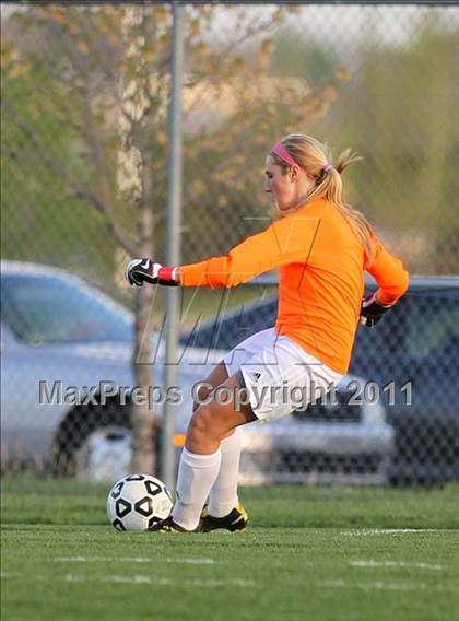 Thumbnail 2 in South vs Olathe East photogallery.