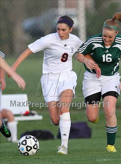 Thumbnail 1 in South vs Olathe East photogallery.
