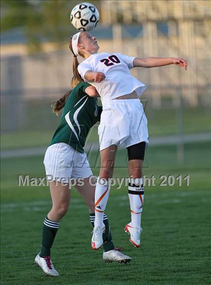Thumbnail 1 in South vs Olathe East photogallery.
