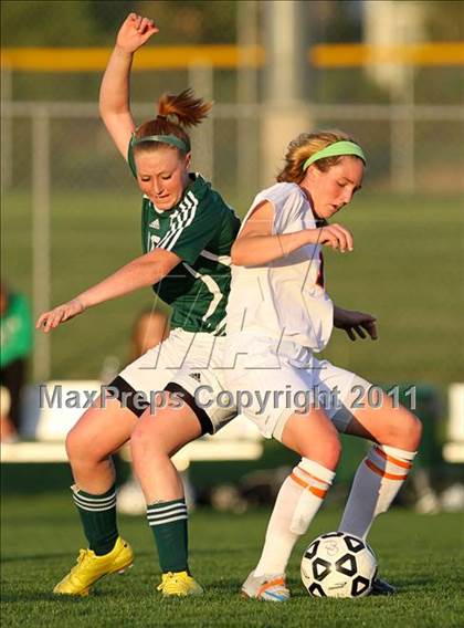Thumbnail 3 in South vs Olathe East photogallery.