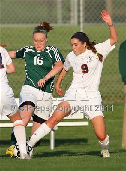 Thumbnail 3 in South vs Olathe East photogallery.