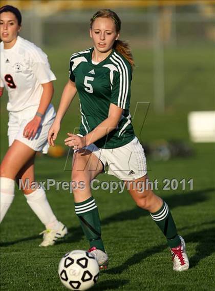 Thumbnail 2 in South vs Olathe East photogallery.