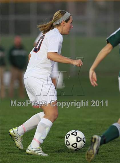 Thumbnail 1 in South vs Olathe East photogallery.