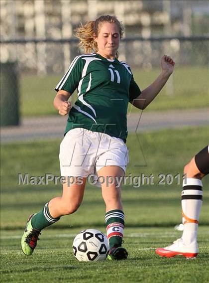 Thumbnail 3 in South vs Olathe East photogallery.