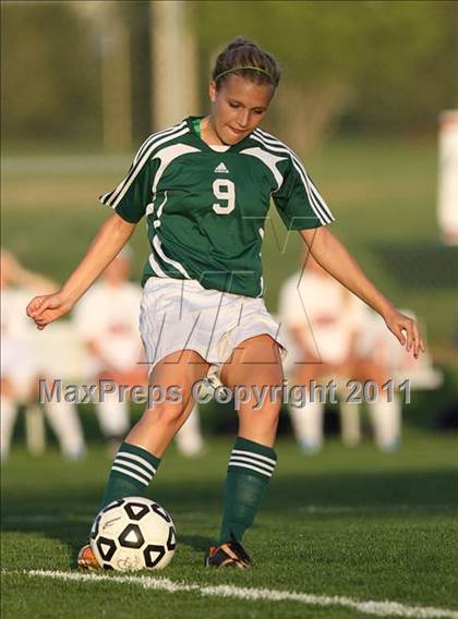 Thumbnail 1 in South vs Olathe East photogallery.