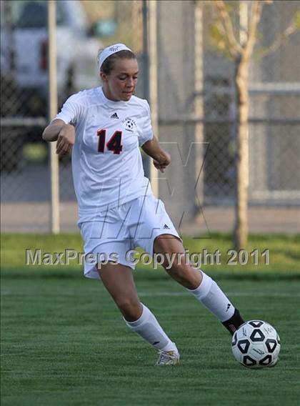 Thumbnail 1 in South vs Olathe East photogallery.