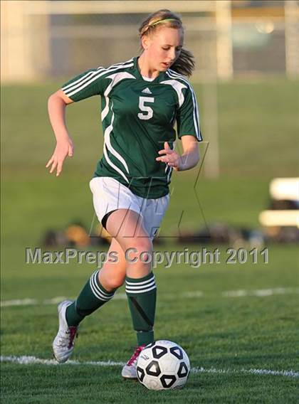 Thumbnail 1 in South vs Olathe East photogallery.