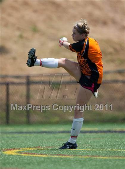 Thumbnail 3 in Cox vs. McLean (VHSL AAA Final) photogallery.