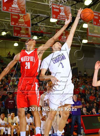 Thumbnail 3 in Foothills Christian vs. Mater Dei (Nike Extravaganza) photogallery.