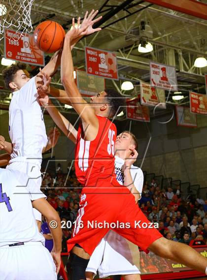 Thumbnail 1 in Foothills Christian vs. Mater Dei (Nike Extravaganza) photogallery.