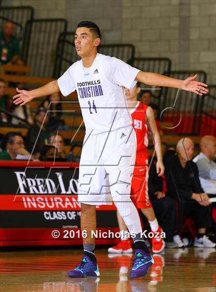 Thumbnail 1 in Foothills Christian vs. Mater Dei (Nike Extravaganza) photogallery.