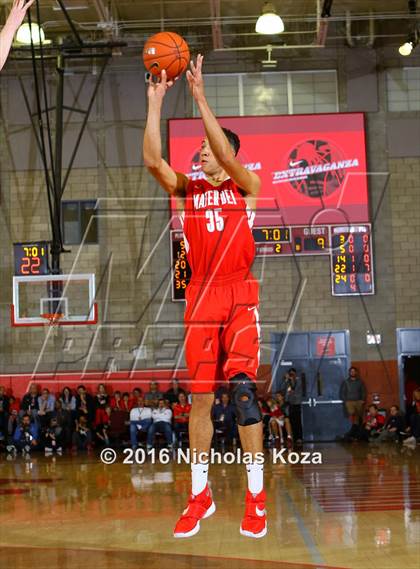 Thumbnail 2 in Foothills Christian vs. Mater Dei (Nike Extravaganza) photogallery.